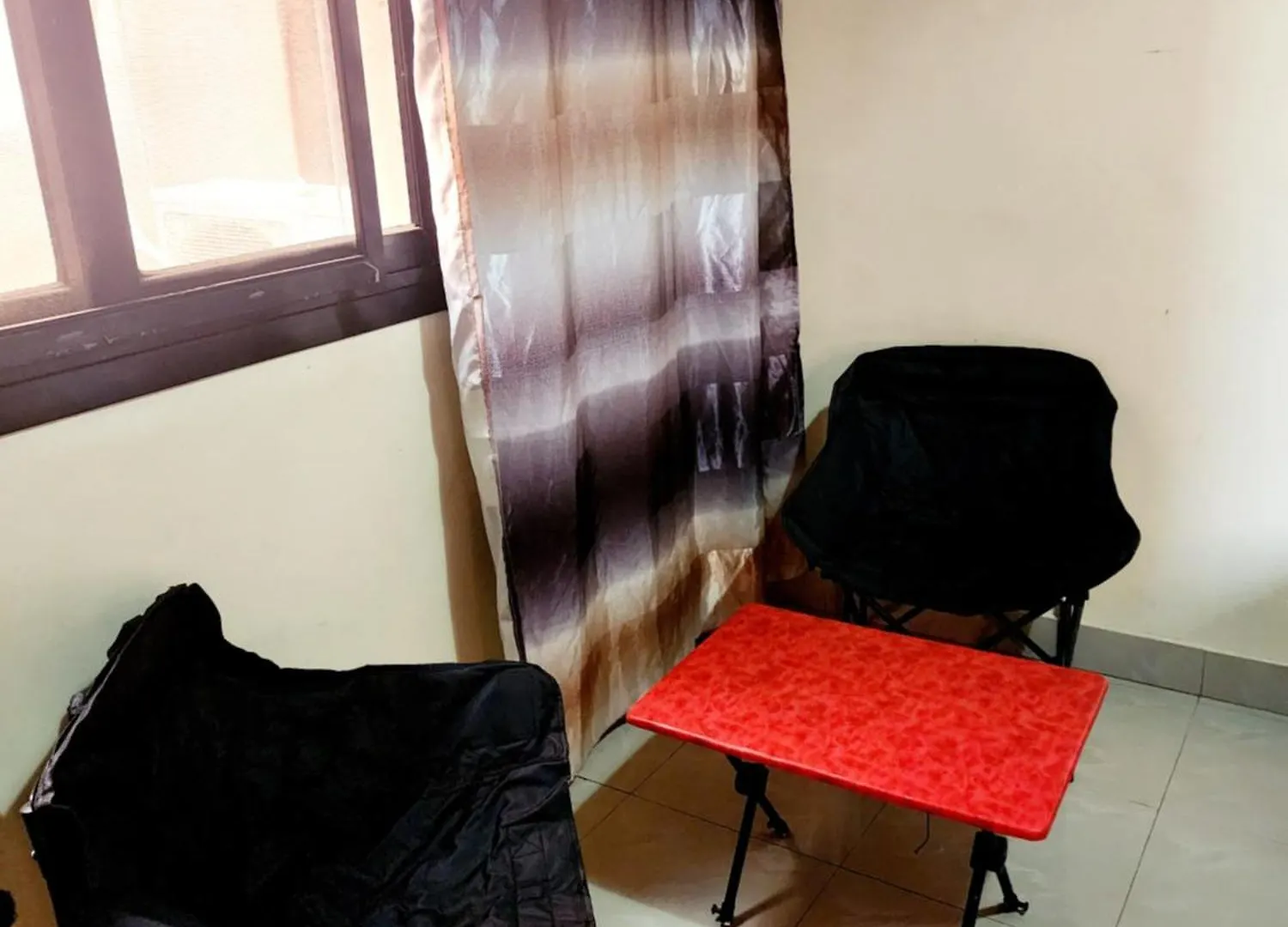 Apartment Chambre Ventilee Avec Toilette Exterieure Dakar